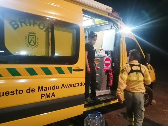 Puesto de Mando Avanzado en el incendio forestal de Arico