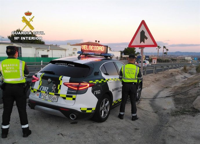Guardia Civil sorprende a un conductor a 190 km/h por la autovía del Noroeste