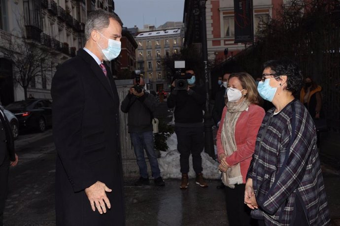 Archivo - El Rey Felipe VI y la ministra de Asuntos Exteriores, Unión Europea y Cooperación, Arancha González Laya