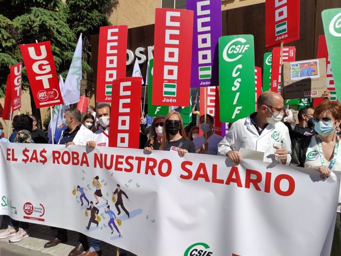 Protesta de profesionales del SAS para pedir el pago del CRP íntegro de 2019