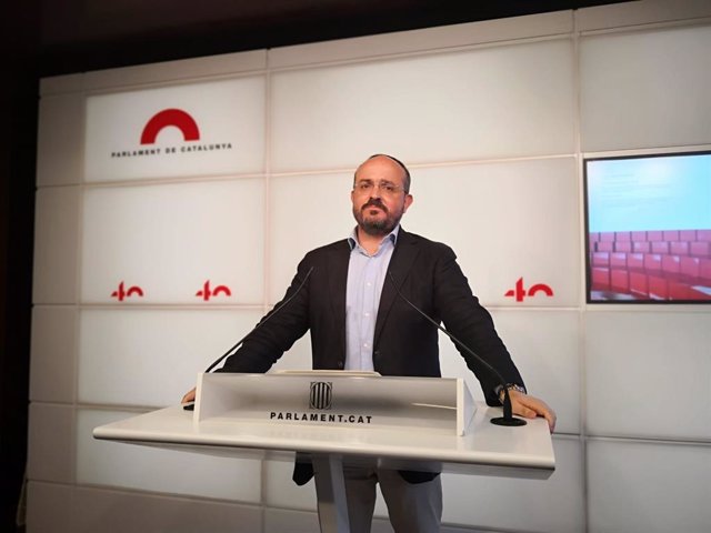 Archivo - Arxiu - El líder del PP al Parlament, Alejandro Fernández.