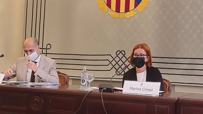 El director general de la Oficina Anticorrupción de Baleares, Jaume Far, y la directora general de Participación, Transparencia y Voluntariado del Govern, Marina Crespí.