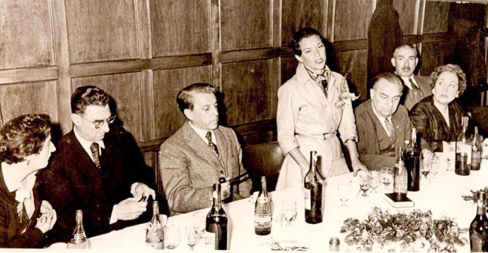 Homenaje De AGUEA A María Casares Durante Su Visita A Buenos Aires, 1957
