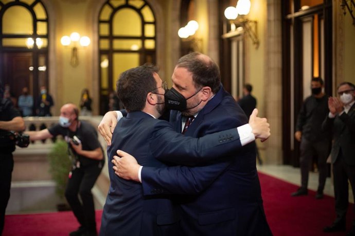 El presidente de la Generalitat, Pere Aragons, y el presidente de ERC, Oriol Junqueras.