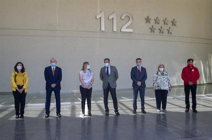 La delegada de Seguridad y Emergencias del Ayuntamiento de Madrid, Inmaculada Sanz, y el consejero de Justicia, Interior y Víctimas en funciones, Enrique López, en el acto de la firma de renovación del convenio de colaboración entre ambas administracion