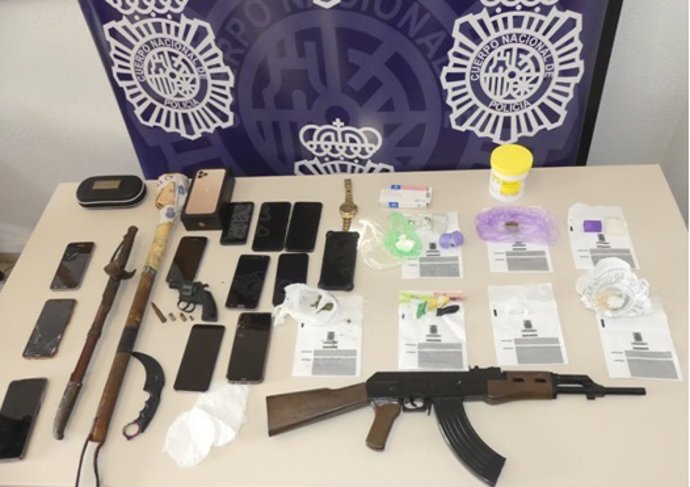 Objetos intervenidos en una operación policial