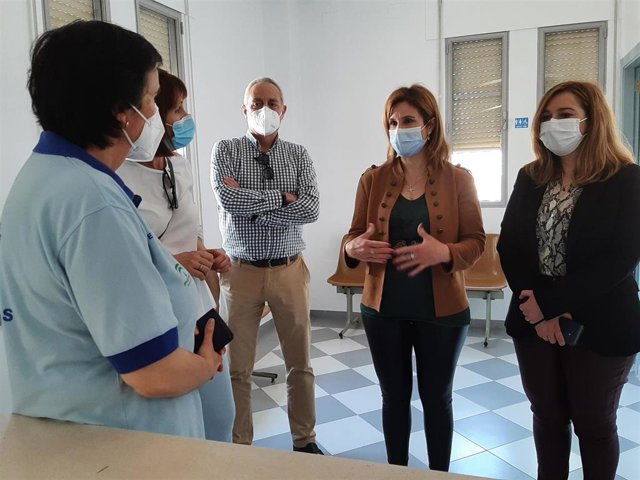 Visita al centro de salud de Carboneros
