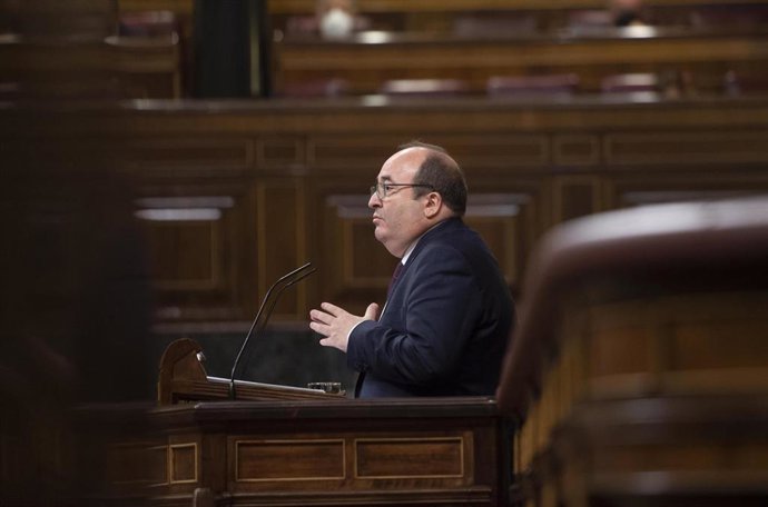 El ministro de Política Territorial y Función Pública, Miquel Iceta, interviene en una sesión de control al Gobierno, a 19 de mayo de 2021, en el Congreso de los Diputados, Madrid, (España). Entre otras cuestiones, este pleno está marcado por la crisis 