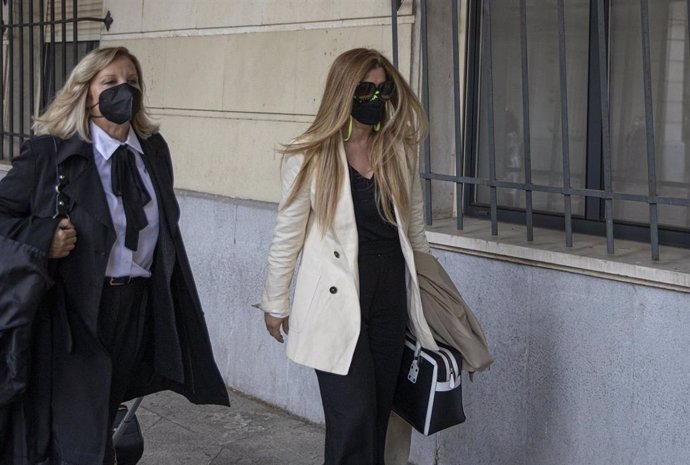 Juana Martín acudiendo a la Audiencia