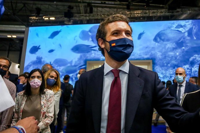 El presidente del PP, Pablo Casado, durante una visita a Fitur 2021, a 20 de mayo de 2021, en Madrid (España). 