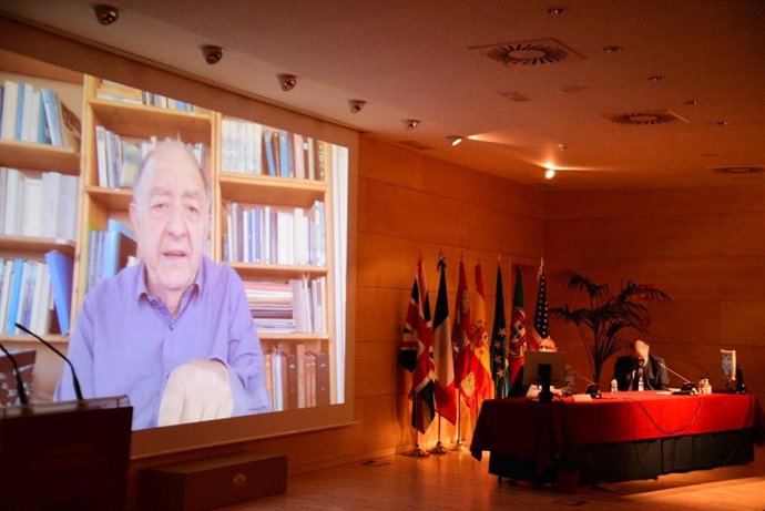 Intervención del profesor García Cárcel en el Congreso.