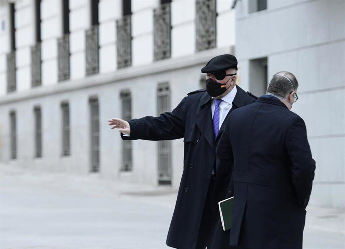 Archivo - El comisario jubilado José Manuel Villarejo (i)