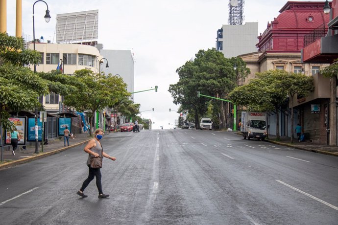 Una calle de San José, la capital de Costa Rica, durante la pandemia de COVID-19.