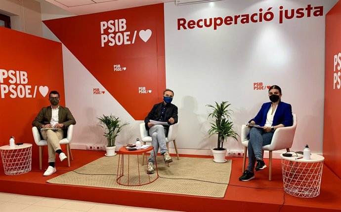 (I-D) El conseller de Fondos Europeos, Miquel Company; el diputado del PSIB en el Congreso, Pere Joan Pons, y la eurodiputada Alicia Homs.