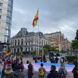 Concentración de XEGA para exigir la tramitación y aprobación de la Ley Integral Trans y de autodeterminación del género en Asturias