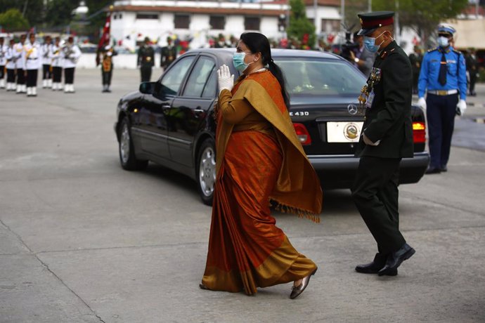Archivo - 15 May 2020, Nepal, Kathmandu: Nepalese President Bidya Devi Bhandari arrives before presenting governments policies and programmes (Budget Session) at Federal Parliament during a lockdown imposed by government amid of Coronavirus (Covid-19) o
