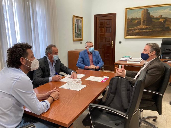 Reunión entre la Diputación de Huelva y Uatae.