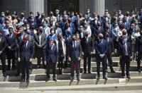 Los alcaldes del PP rechazan acudir a la presentación del plan de Sánchez para los pueblos: "Es una pantomima más"