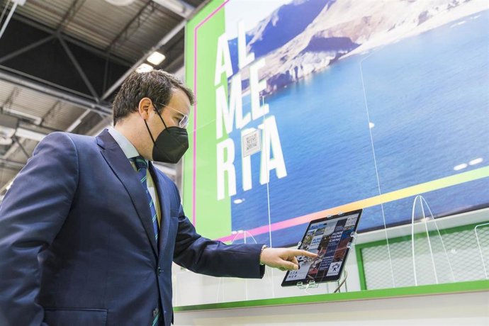 El diputado provincial de Turismo de la Diputación de Almería, Fernando Giménez, en Fitur