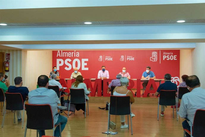 Archivo - Reunión de la ejecutiva provincial del PSOE de Almería, en una foto de archivo.