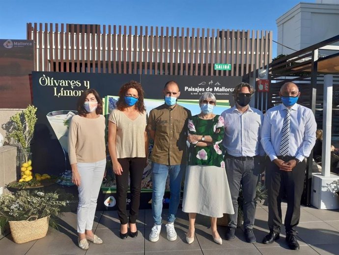 (I-D) Rosana Murillo, Catalina Cladera, Matías Iriarte, Carmen Riu, Xisco Mateu y Andreu Serra.