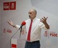 Luis Ángel Hierro llama al PSOE-A a ser "ejemplar" en sus primarias y a situarse en la "socialdemocracia"