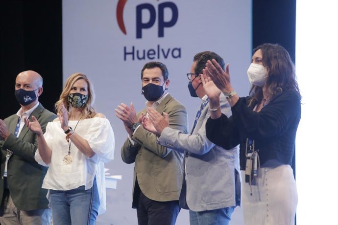 El presidente del PP-A y presidente de la Junta, Juanma Moreno, en el XVI Congreso provincial del PP de Huelva.