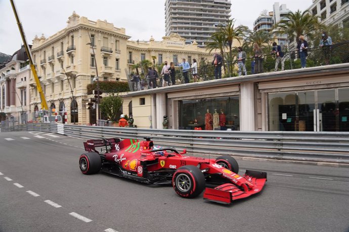 22 May 2021, Monaco, Monaco-Ville: Monegasque Formula One driver Charles Leclerc of Scuderia Ferrari Team in action during the 3rd Free Practice of the 2021 Formula One Monaco Grand Prix. Photo: Hasan Bratic/dpa