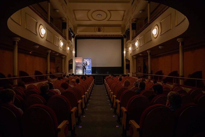 El Teatro Apolo acoge el estreno de 'José Ángel Valente. Escribir Lugar'.