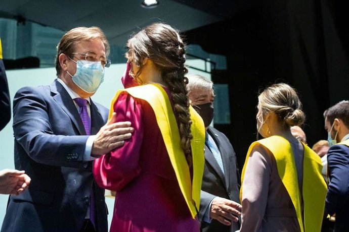 Vara, en la graduación de médicos.