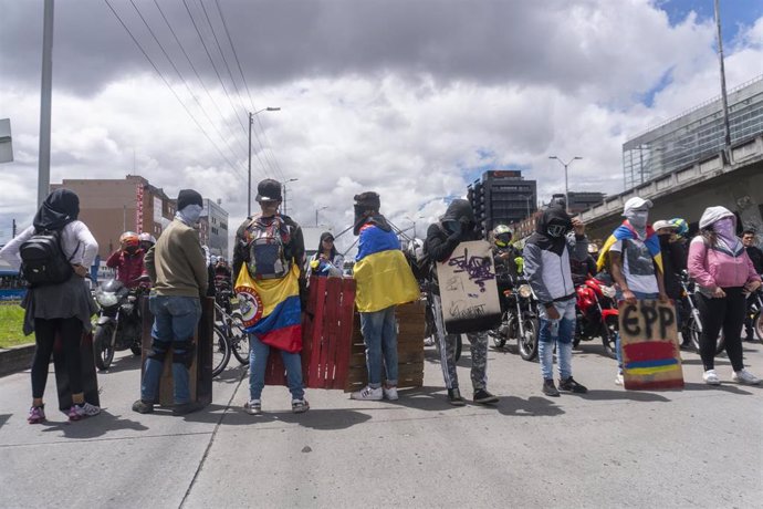 Manifestantes durante la huelga general indefinida contra el presidente colombiano, Iván Duque