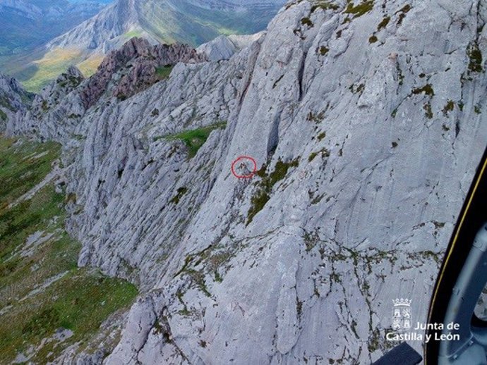 Rescate un escalador de 30 años herido en la vía 'Lobishome', en Sena de Luna (León).