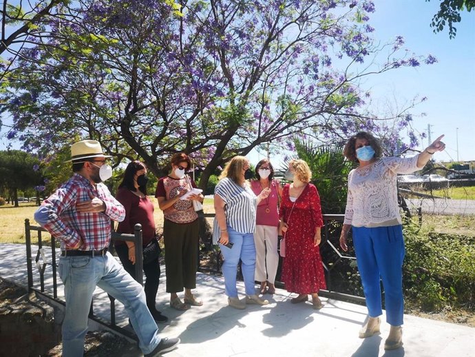 Ayuntamiento de Sevilla mejora conexión entre Andalucía Residencial y la pasarela de Persán con una nueva senda peatonal