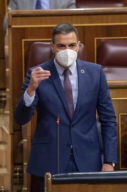 El presidente del Gobierno, Pedro Sánchez, interviene en una sesión de control al Gobierno en el Congreso