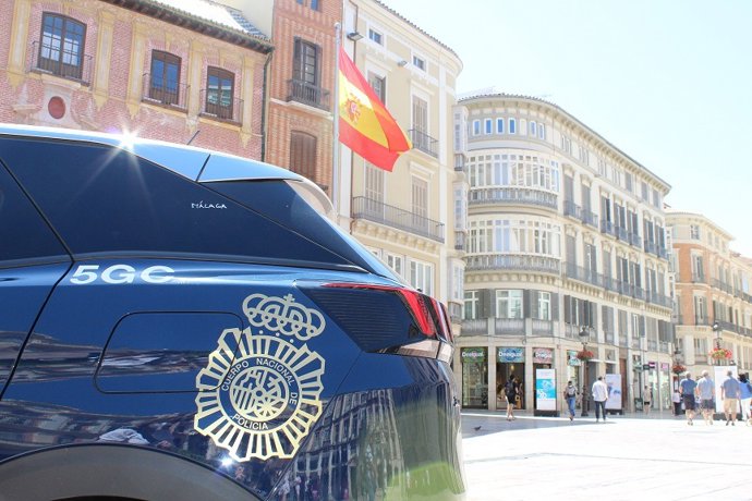 Imagen coche de policía nacional en Málaga