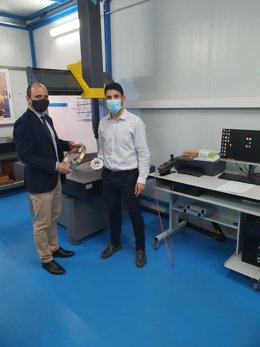 El director del INFO, Joaquín Gómez, visitó la empresa cartagenera Mecanizados Juan José Celdrán S.L., que ha recibido una subvención para inversión tecnológica