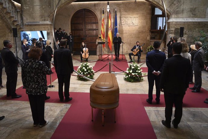 Homenaje al poeta Francisco Brines este domingo en el Salón Dorado del Palau de la Generalitat