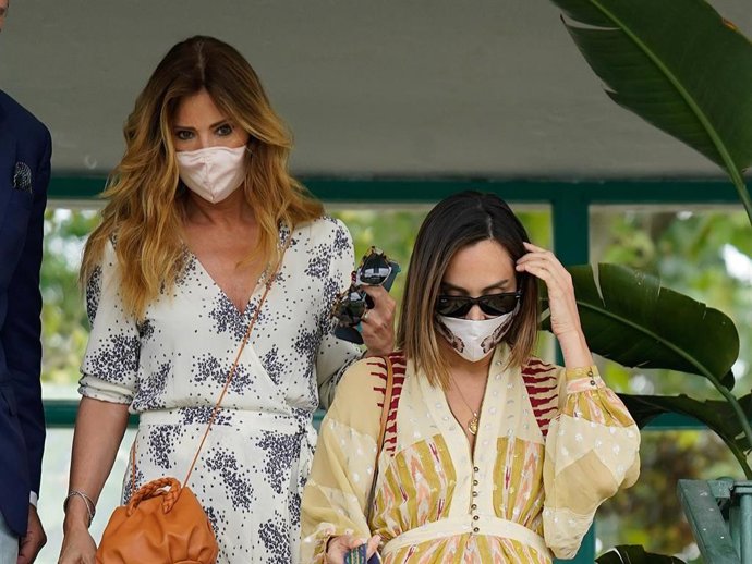 TAMARA FALCÓ Y SU SUEGRA, CAROLINA MOLAS