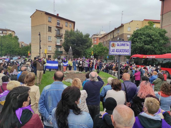 Concretación en repulsa del presunto asesinato machista de una mujer en Las Fuentes, en Zaragoza.