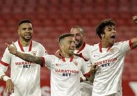 Un zapatazo del Papu Gómez cierra la Liga en el descuento