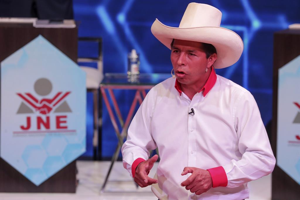 Perú.- Perú encara la segunda vuelta presidencial con un primer debate entre los equipos técnicos de los candidatos - Vimarsana News