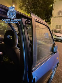 Furgón de la Policía Nacional en el lugar de la detención