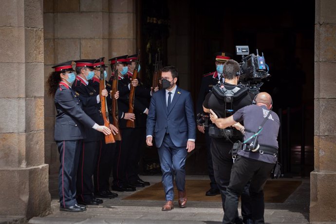 Pere Aragons sortint del Parlament la setmana passada, ja com a president