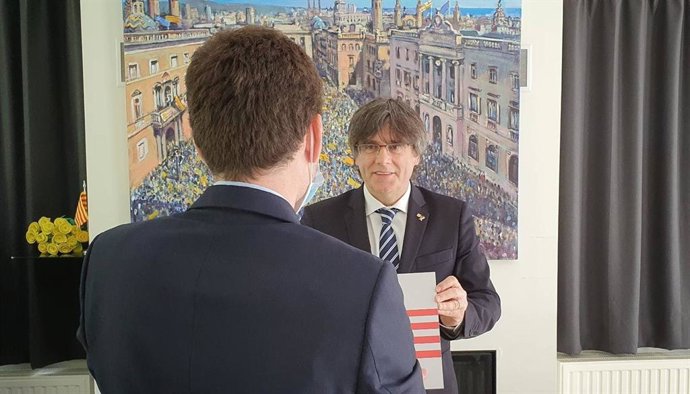 Puigdemont recupera la placa robada de su jardín: "Doy el incidente por cerrado y resuelto"