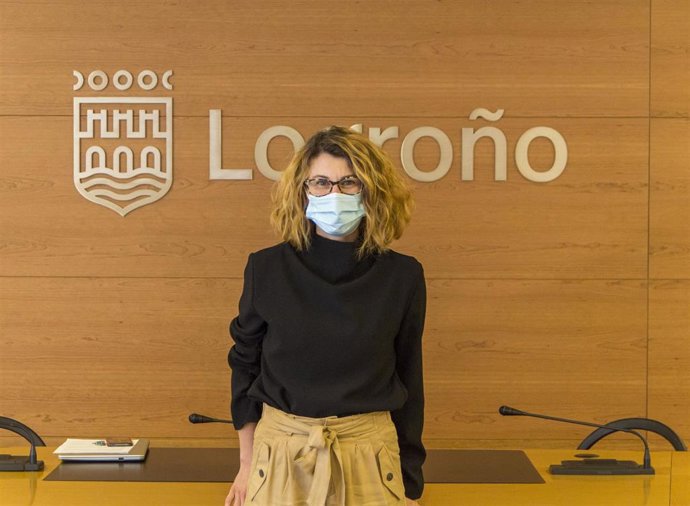 La concejal de Cs en Logroño, Rocío Fernández, en comparecencia de prensa
