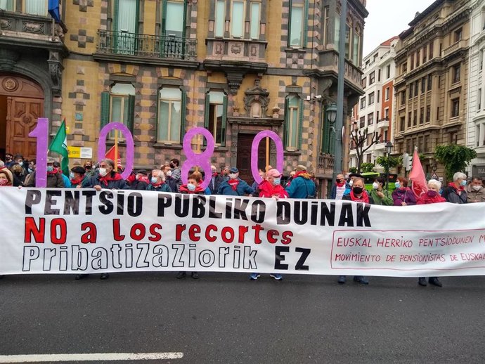 Imagen del Movimiento de Pensionistas en un acto convocado en Bilbao en apoyo de las movikizaciones del día 29.