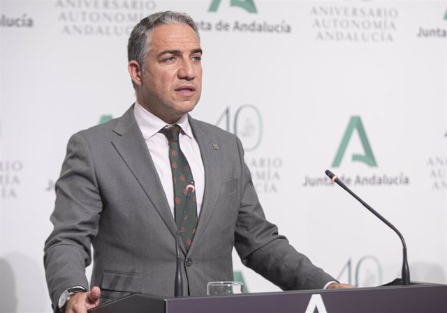 El consejero de Presidencia, Administración Pública e Interior, y portavoz de la Junta, Elías Bendodo, durante la rueda de prensa tras la reunión semanal del Consejo de Gobierno de la Junta de Andalucía, a 18 de mayo de 2021.