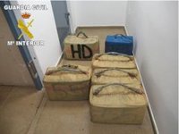 La Guardia Civil aborta un alijo de hachís en una playa de Rubite (Granada)