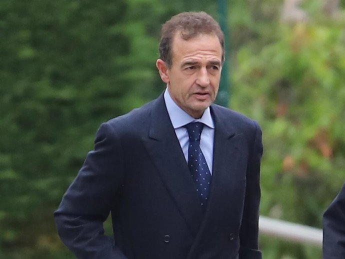 Alessandro Lequio a su llegada al último adiós a Ana Obregón Navarro