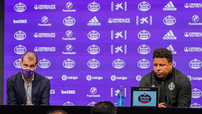 El máximo accionista del Real Valladolid, Ronaldo Nazario, en rueda de prensa